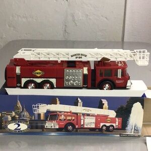 SUNOCO AERIAL TOWER FIRE TRUCK 1995 COLLECTORS EDITION
